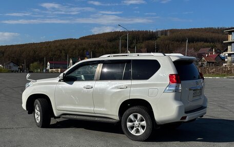 Toyota Land Cruiser Prado 150 рестайлинг 2, 2011 год, 3 100 000 рублей, 2 фотография