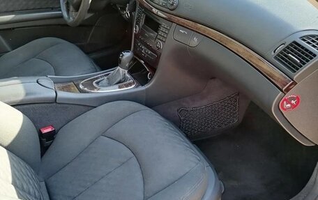 Mercedes-Benz E-Класс, 2003 год, 520 000 рублей, 4 фотография