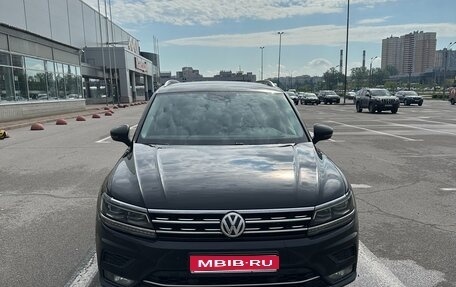 Volkswagen Tiguan II, 2017 год, 1 740 000 рублей, 1 фотография