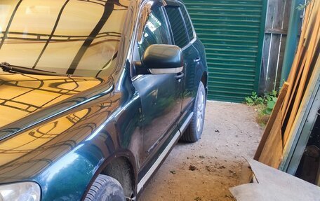 Volkswagen Touareg III, 2004 год, 1 000 000 рублей, 2 фотография