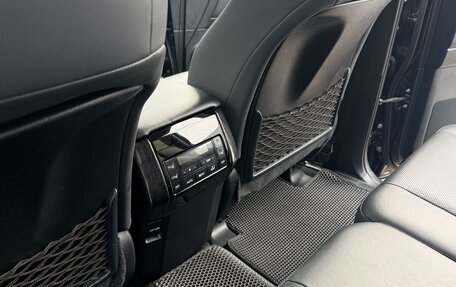 Toyota Land Cruiser Prado 150 рестайлинг 2, 2018 год, 4 800 000 рублей, 25 фотография