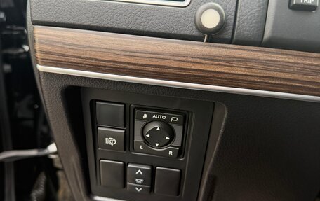 Toyota Land Cruiser Prado 150 рестайлинг 2, 2018 год, 4 800 000 рублей, 13 фотография