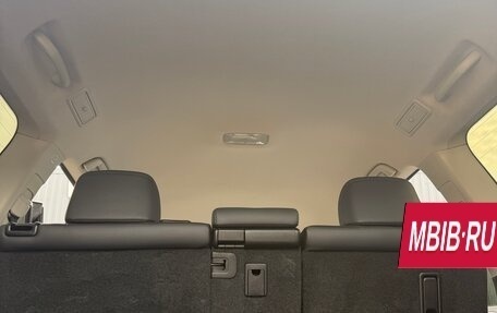 Toyota Land Cruiser Prado 150 рестайлинг 2, 2018 год, 4 800 000 рублей, 23 фотография