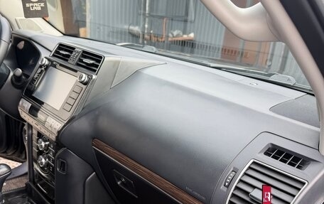 Toyota Land Cruiser Prado 150 рестайлинг 2, 2018 год, 4 800 000 рублей, 19 фотография