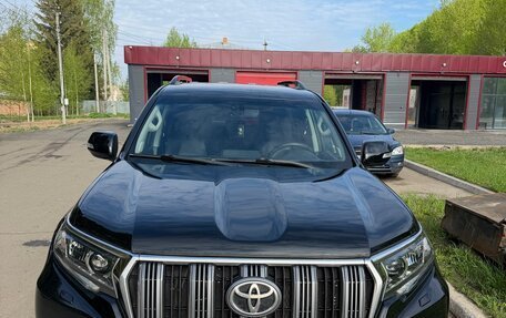 Toyota Land Cruiser Prado 150 рестайлинг 2, 2018 год, 4 800 000 рублей, 31 фотография
