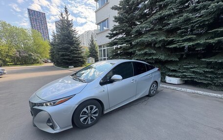 Toyota Prius IV XW50, 2018 год, 2 200 000 рублей, 6 фотография