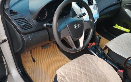 Hyundai Solaris II рестайлинг, 2014 год, 1 000 000 рублей, 14 фотография