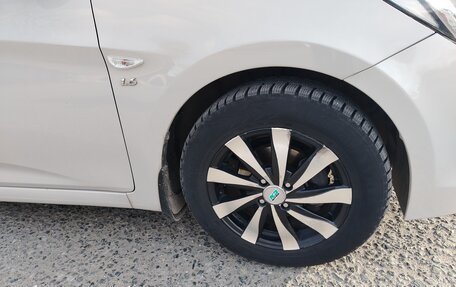 Hyundai Solaris II рестайлинг, 2014 год, 1 000 000 рублей, 7 фотография