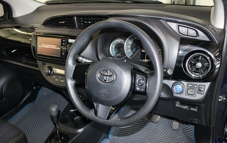 Toyota Vitz, 2018 год, 1 200 000 рублей, 9 фотография