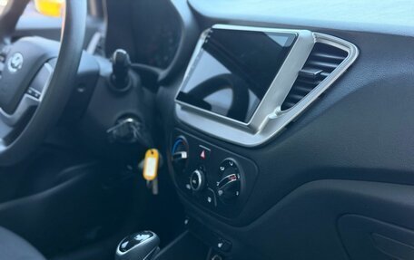 Hyundai Solaris II рестайлинг, 2021 год, 1 700 000 рублей, 21 фотография
