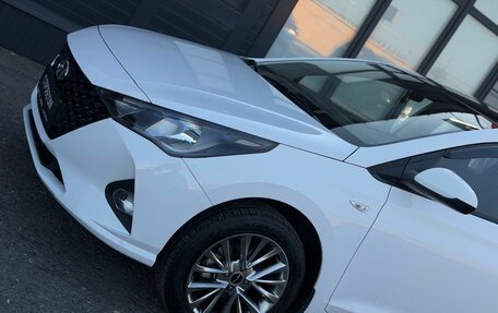 Hyundai Solaris II рестайлинг, 2021 год, 1 700 000 рублей, 24 фотография