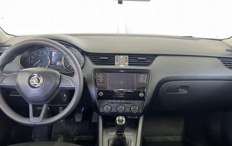 Skoda Octavia, 2017 год, 1 449 000 рублей, 7 фотография