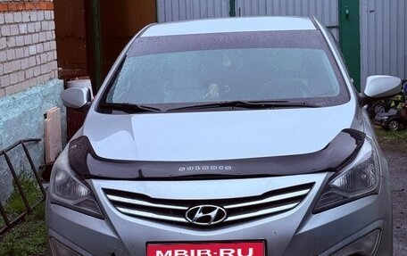 Hyundai Solaris II рестайлинг, 2015 год, 910 000 рублей, 1 фотография