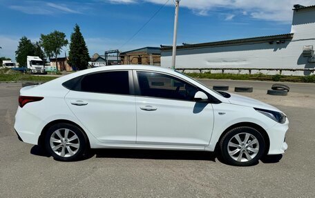 Hyundai Solaris II рестайлинг, 2018 год, 915 000 рублей, 4 фотография