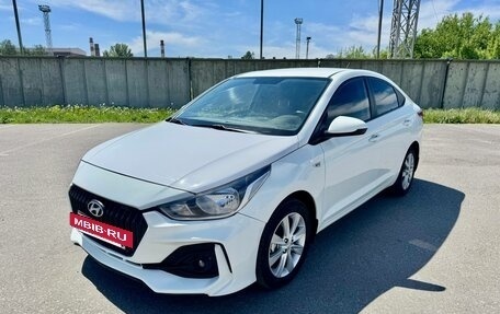 Hyundai Solaris II рестайлинг, 2018 год, 915 000 рублей, 2 фотография