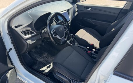 Hyundai Solaris II рестайлинг, 2018 год, 915 000 рублей, 8 фотография