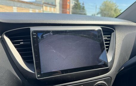 Hyundai Solaris II рестайлинг, 2018 год, 915 000 рублей, 19 фотография