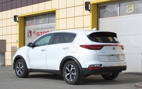 KIA Sportage IV рестайлинг, 2018 год, 1 795 000 рублей, 4 фотография