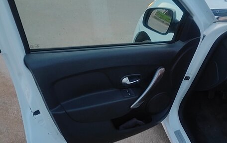Renault Logan II, 2014 год, 300 000 рублей, 9 фотография