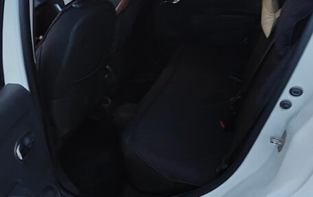 Renault Logan II, 2014 год, 300 000 рублей, 8 фотография