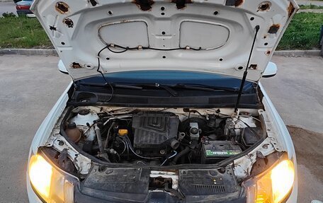 Renault Logan II, 2014 год, 300 000 рублей, 13 фотография