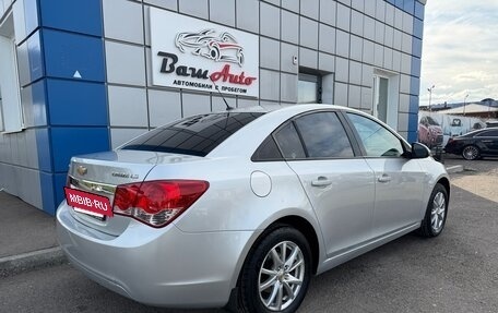 Chevrolet Cruze II, 2010 год, 697 000 рублей, 3 фотография