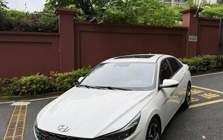 Hyundai Elantra, 2022 год, 1 570 000 рублей, 2 фотография