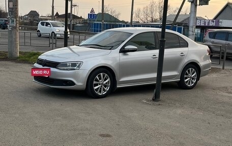 Volkswagen Jetta VI, 2011 год, 900 000 рублей, 5 фотография