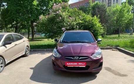 Hyundai Solaris II рестайлинг, 2011 год, 900 000 рублей, 12 фотография