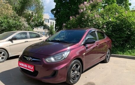 Hyundai Solaris II рестайлинг, 2011 год, 900 000 рублей, 9 фотография