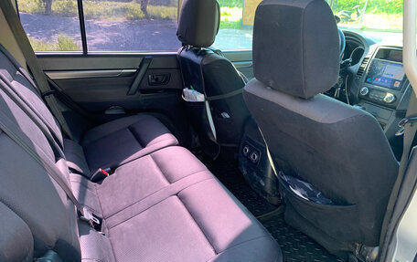 Mitsubishi Pajero IV, 2011 год, 2 190 000 рублей, 10 фотография