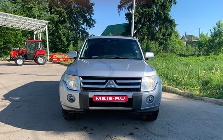 Mitsubishi Pajero IV, 2011 год, 2 190 000 рублей, 2 фотография
