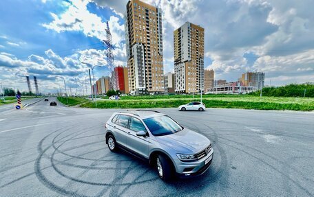 Volkswagen Tiguan II, 2019 год, 2 500 000 рублей, 3 фотография