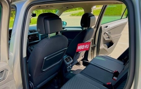 Volkswagen Tiguan II, 2019 год, 2 500 000 рублей, 16 фотография