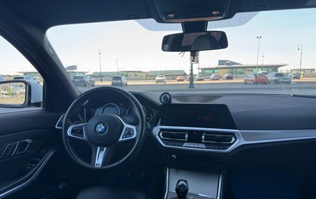 BMW 3 серия, 2019 год, 3 800 000 рублей, 28 фотография