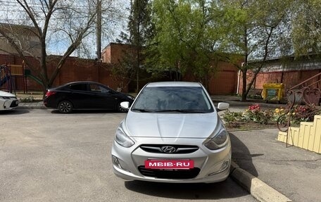 Hyundai Solaris II рестайлинг, 2014 год, 875 000 рублей, 2 фотография
