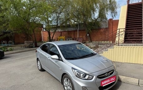 Hyundai Solaris II рестайлинг, 2014 год, 875 000 рублей, 3 фотография