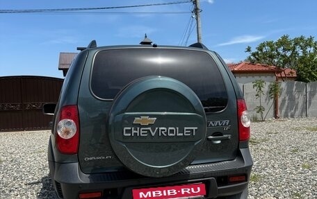 Chevrolet Niva I рестайлинг, 2017 год, 800 000 рублей, 3 фотография