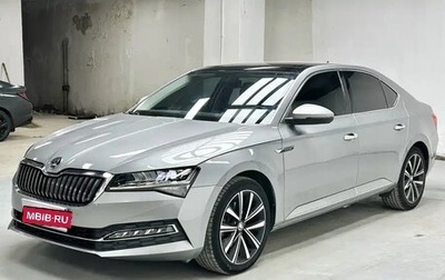 Skoda Superb III рестайлинг, 2022 год, 1 900 000 рублей, 1 фотография