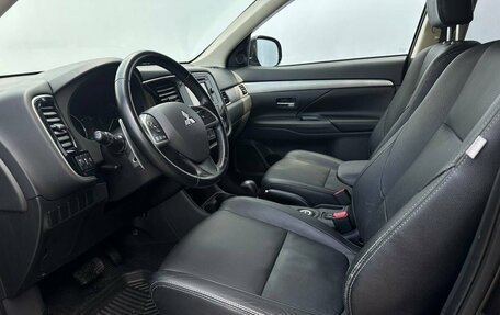 Mitsubishi Outlander III рестайлинг 3, 2013 год, 1 950 000 рублей, 9 фотография
