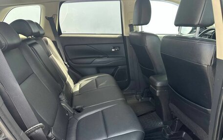 Mitsubishi Outlander III рестайлинг 3, 2013 год, 1 950 000 рублей, 14 фотография