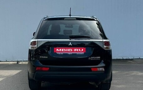 Mitsubishi Outlander III рестайлинг 3, 2013 год, 1 950 000 рублей, 6 фотография