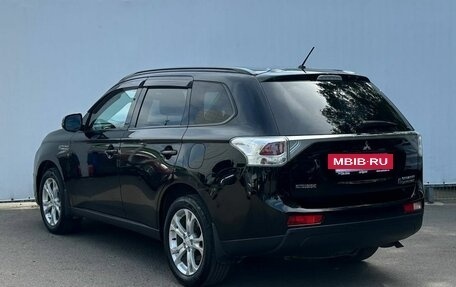 Mitsubishi Outlander III рестайлинг 3, 2013 год, 1 950 000 рублей, 7 фотография