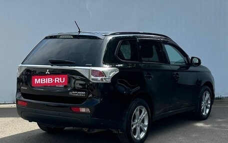 Mitsubishi Outlander III рестайлинг 3, 2013 год, 1 950 000 рублей, 5 фотография