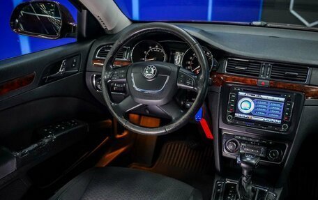 Skoda Superb III рестайлинг, 2009 год, 880 000 рублей, 23 фотография