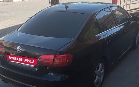 Volkswagen Jetta VI, 2013 год, 755 000 рублей, 2 фотография