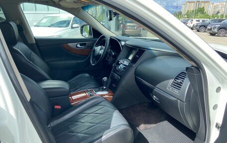 Infiniti QX70, 2014 год, 1 900 000 рублей, 9 фотография