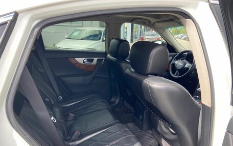 Infiniti QX70, 2014 год, 1 900 000 рублей, 12 фотография