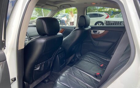 Infiniti QX70, 2014 год, 1 900 000 рублей, 14 фотография