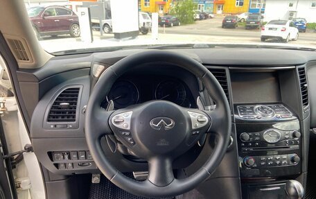 Infiniti QX70, 2014 год, 1 900 000 рублей, 20 фотография